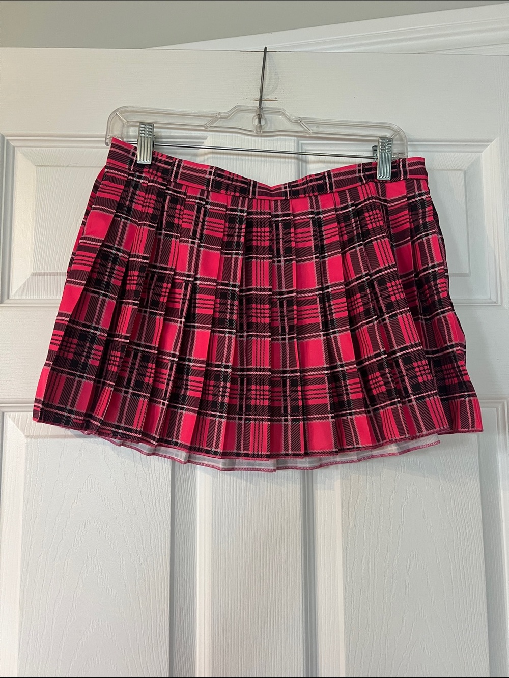 🌷6/$20🌷 SHEIN Hot Pink and Black Plaid Pleated Mini Skirt